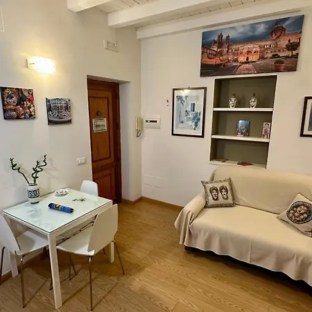 Intero In Centro Citta Via Liberta-piazza Croci-teatri Politeama E Massimo Apartamento Palermo